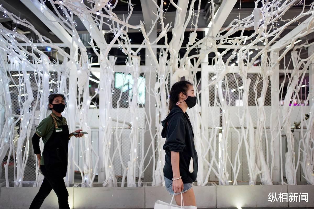 纵相新闻 海外疫情早报：泰国一监狱暴发新冠疫情、英国拟试水“新冠疫苗护照”