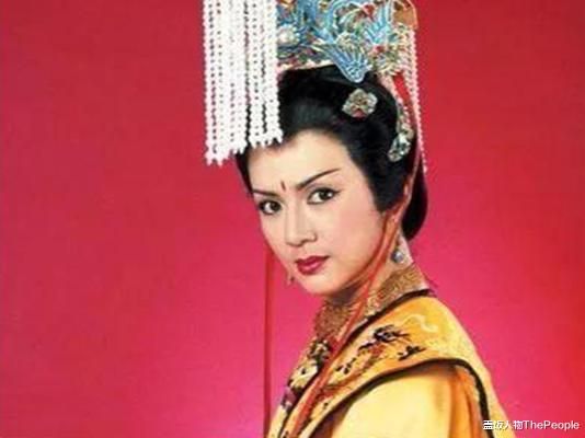 武则天|10版武则天对比：咏梅憔悴刘嘉玲扮相雷人，只有刘晓庆堪称经典？
