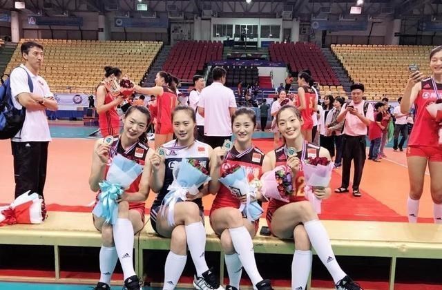 女排|从0-3到2-3！中国女排复苏，两连胜=出线，朱婷遭弃用，CCTV5直播