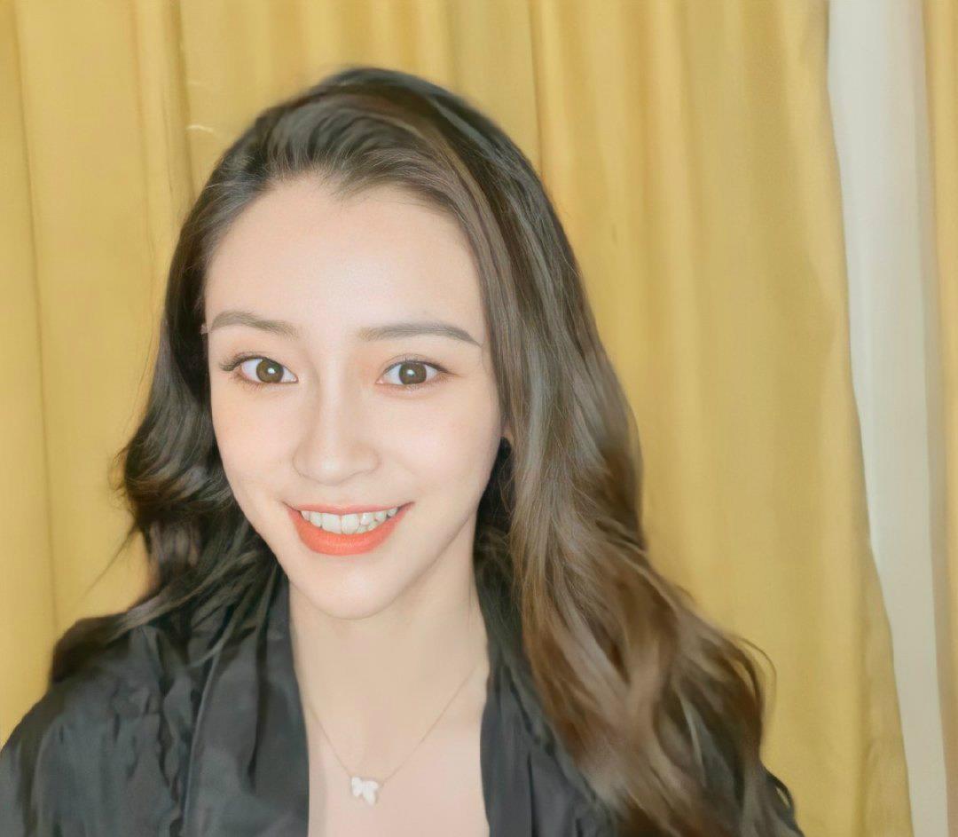 愿你快乐|小碎发到底有多重要?美如杨幂、迪丽热巴,都在靠它修饰发际线
