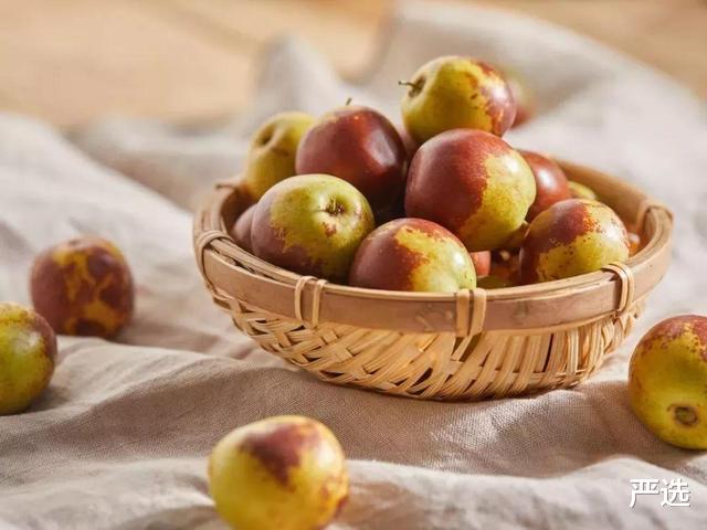 黑豆|这几种水果“加速”皮肤衰老，劝女性尽量少吃，或1运动能补救