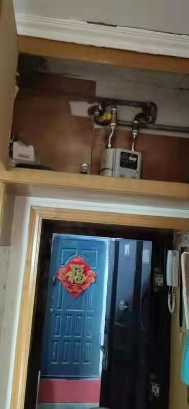 半岛晨报 提心吊胆!大连一住户室内燃气管漏气,报修10天无人来修