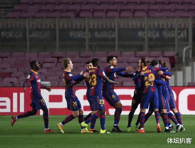 巴塞羅那|2-1！巴薩一戰踢出3大驚喜，4連勝后反超皇馬，梅西創造歷史