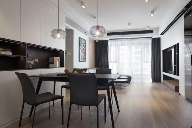 手办|125㎡现代黑白灰+木质感，简雅舒适无主灯，品质生活好自然