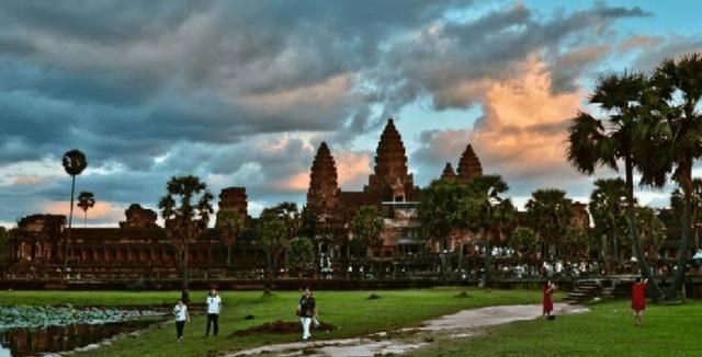 柬埔寨 “黄赌毒”泛滥的柬埔寨：白人寻欢的天堂，却是本地人的噩梦