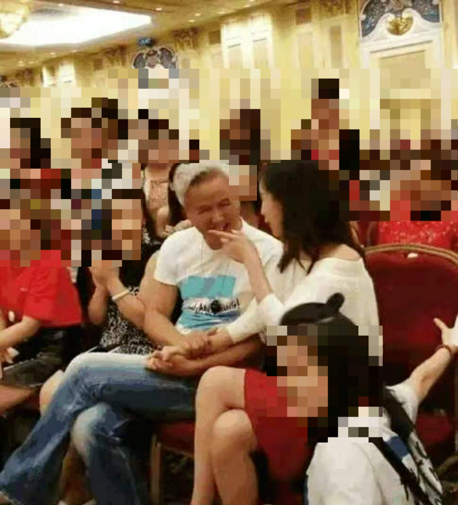 张庭|丈夫变奶奶！婚内出轨，一对儿女变炮灰！