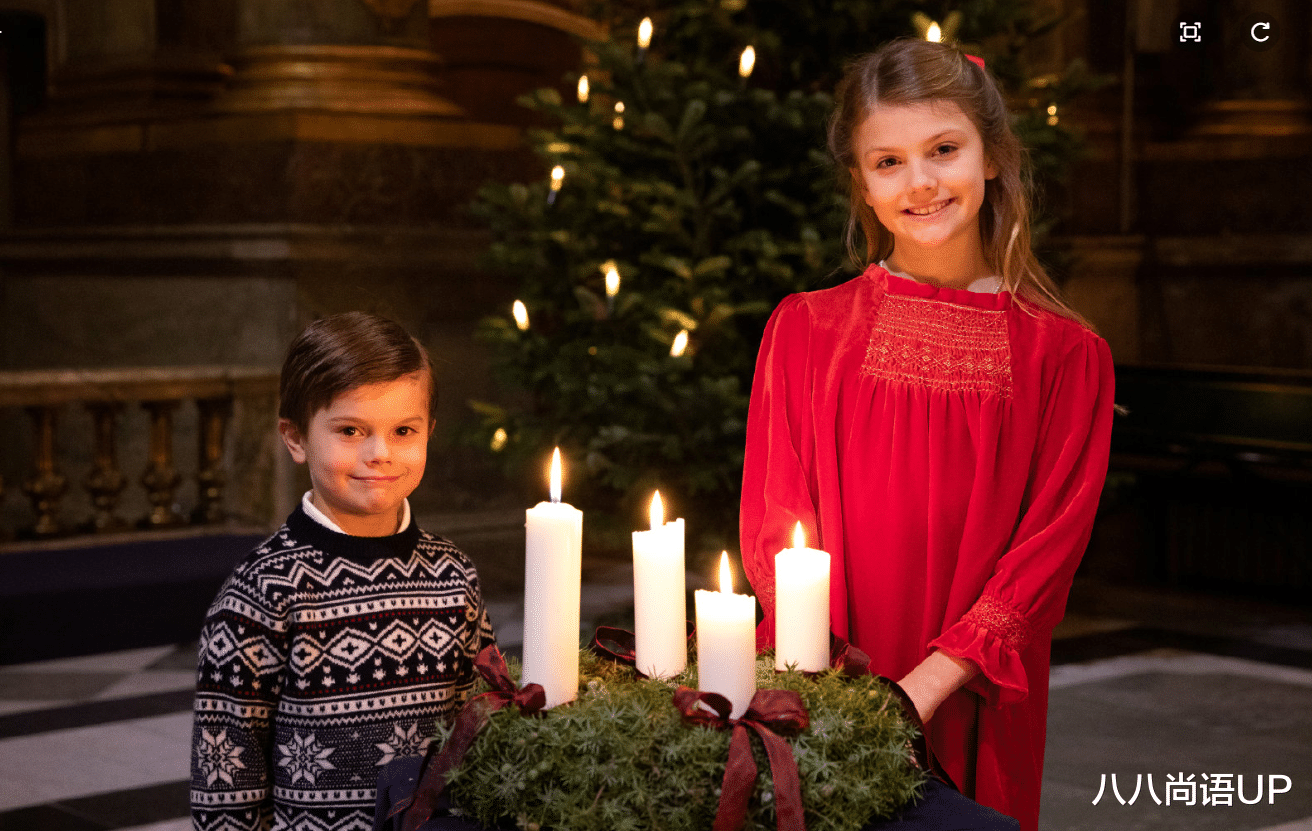 圣诞节|王室家庭晒圣诞照,七旬夫妇做法圈粉,16岁女王储终于不担心个头
