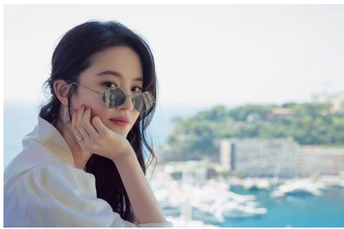 刘亦菲|有种“全家最丑”叫刘亦菲,看到她姐姐照片时,可以出道了!