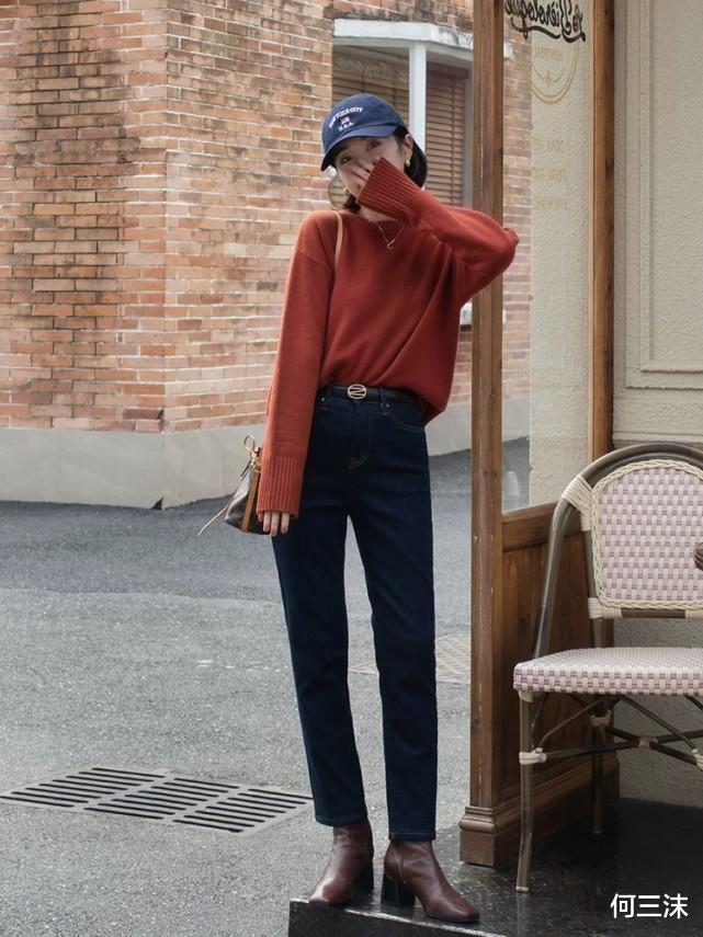 何三沫 40岁的女人可以扮嫩，但不要用力过猛，穿上简约针织衫刚刚好