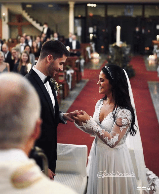 世界冠軍|國(guó)乒勁敵大婚！新娘系新科世界冠軍之妹，40歲老將意外親臨典禮