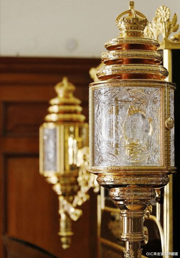 GIC珠宝鉴定师媛媛|英女王的黄金马车，加名贵宝石的点缀，比任何豪车都霸气有历史感