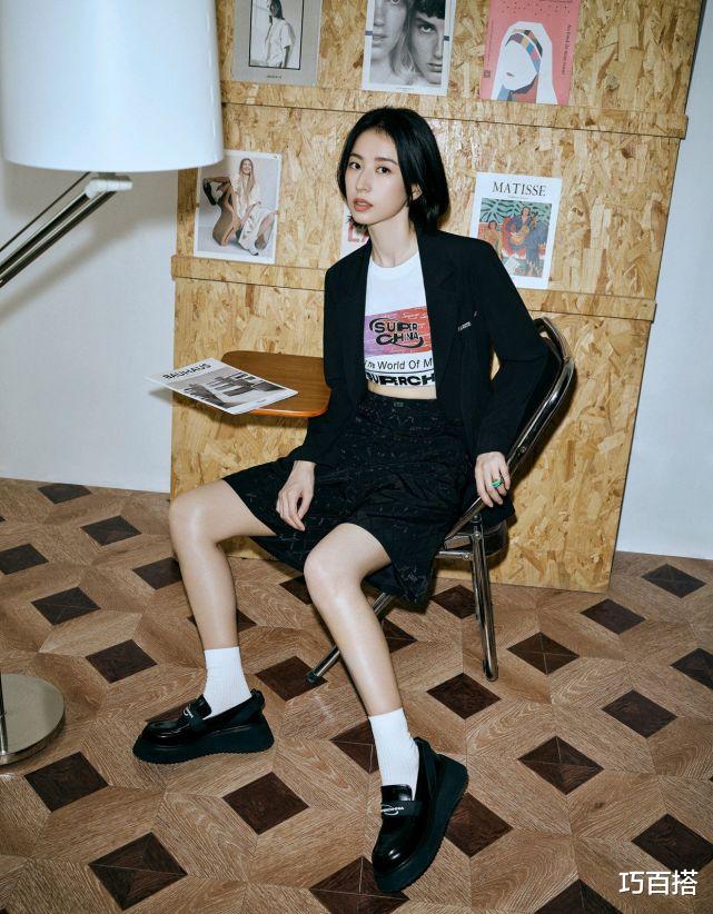 巧百搭|周雨彤私服又出圈了！秋季穿搭时髦感一套更比一套，好看还好驾驭