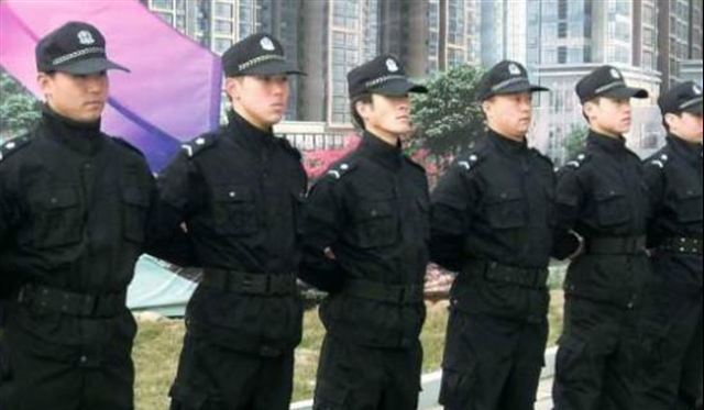 胡小小乖|深圳双面富豪张伟：缔造350亿金控帝国，背后藏枪，沦为阶下囚