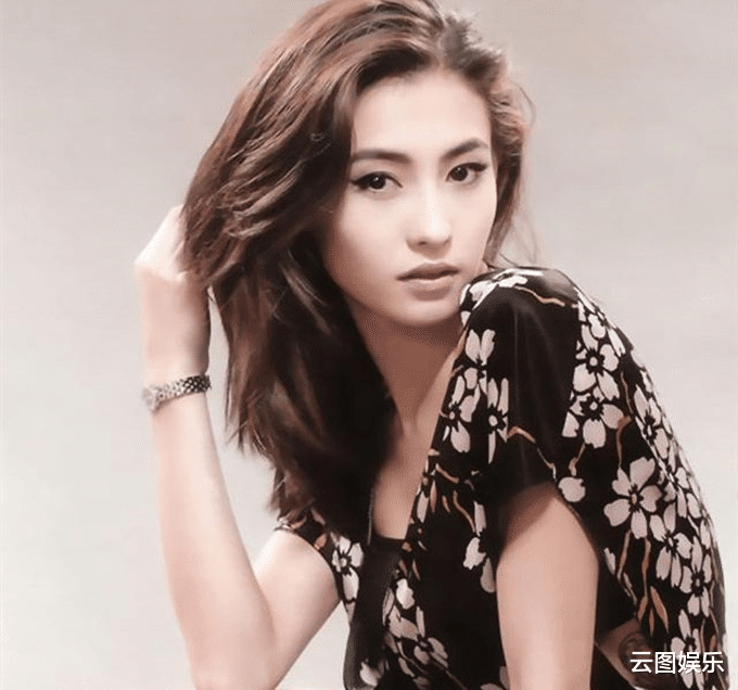 鹿晗|张柏芝直播引热议，原价15800元金镯卖2599元，网友：演技一流