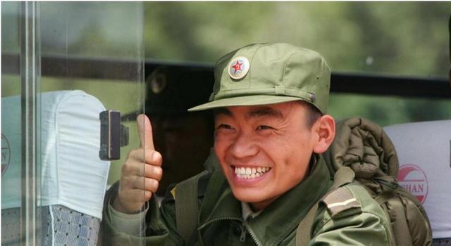 英雄岁月之王牌部队|《士兵突击》豆瓣9.4分，从三方面跟《王牌部队》比较，差距很明显