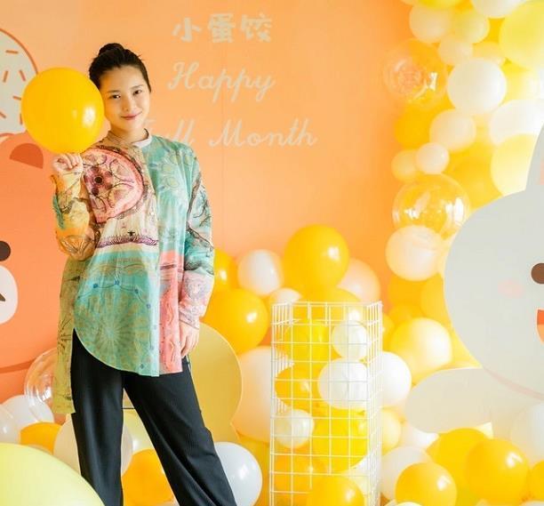 杜淳|杜淳为女儿举办豪华生日派对，娃都不用自己抱，王灿红了眼眶