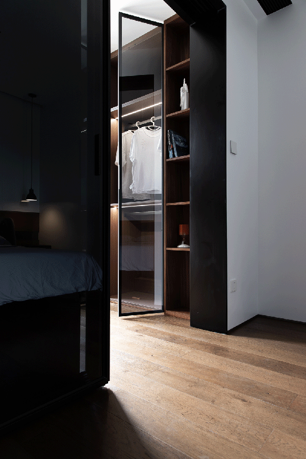 |装修设计：82平现代深色高级质感一人居