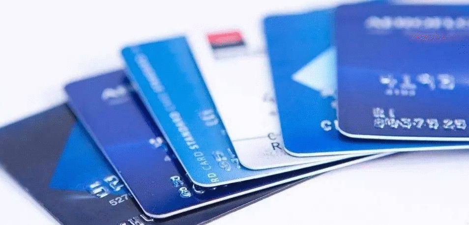 舜网 信用卡欠7万不还，男子被银行告上法庭 法院判了：还12块钱