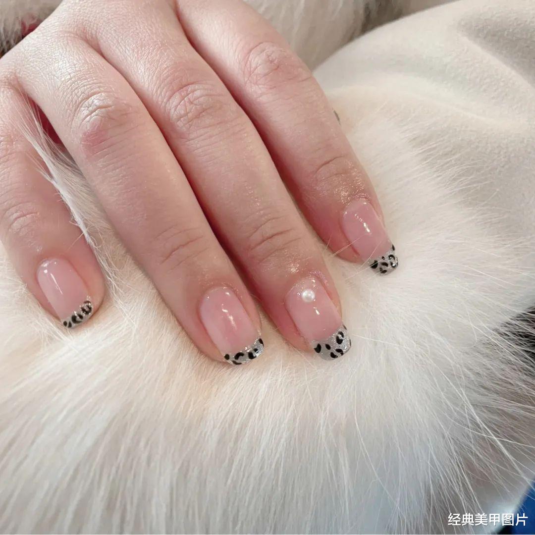 尹正|高级感满满的法式甲！经典总是经久不衰