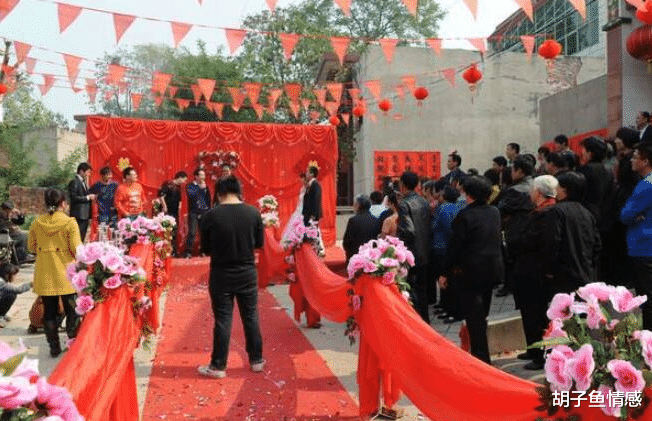 胡子鱼情感|婚宴花销15万，婚礼第二天老公要求AA制，妻子转身去了民政局