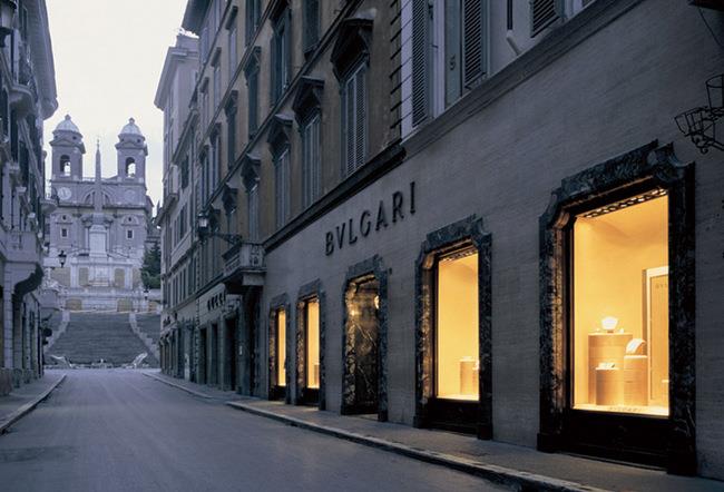 翡翠|美到失语！宝格丽的“翡翠墙”，竟是用废弃啤酒瓶制作的？