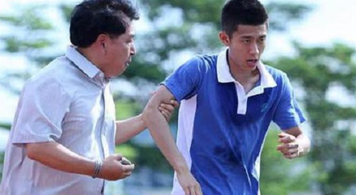 张一山|张一山隐瞒多年的父亲曝光,原来是他,难怪张一山不公开!