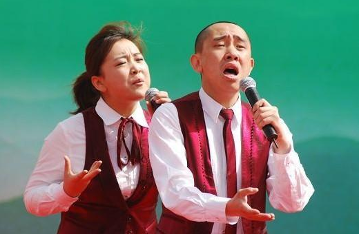 贾玲|为挣快钱“抛弃”贾玲，今从春晚巨星沦为笑柄，网友：自作自受