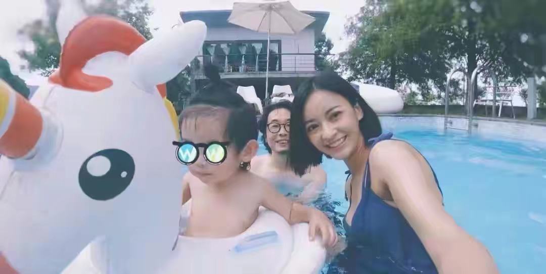 张子枫|38岁陈意涵高调秀恩爱，孕中期还这么放肆，老公也放心？