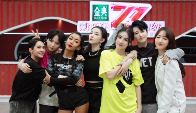 周笔畅|《乘风破浪2》最新冲浪榜：张柏芝紧追那英，周笔畅已断层登顶