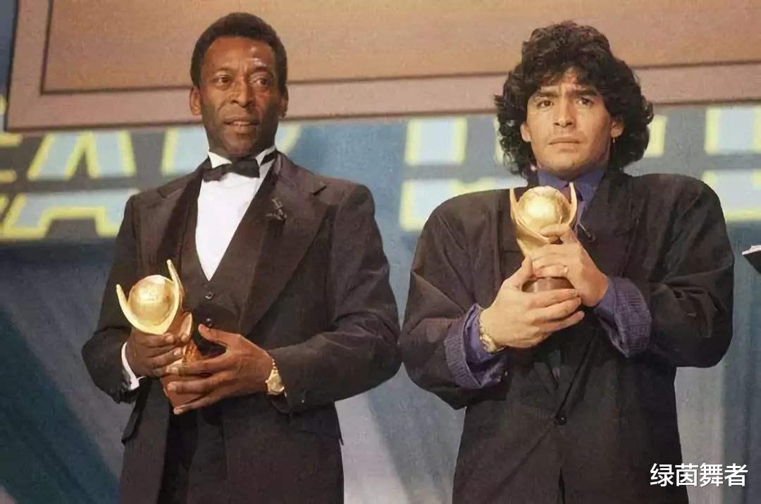 贝利|81岁球王晒最新自拍，被病痛折磨憔悴不堪，小32岁娇妻在侧，如同两代人！