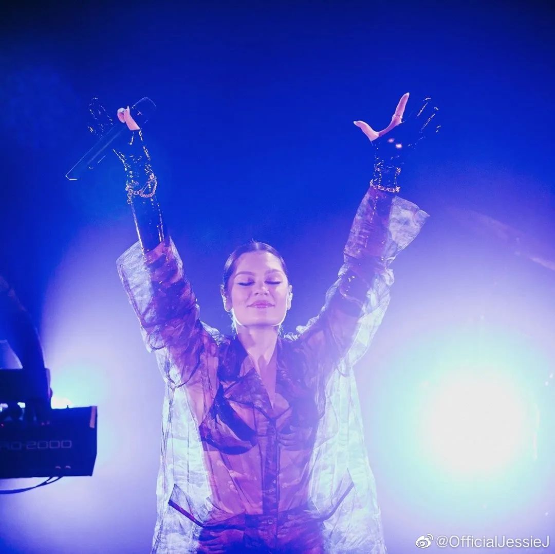 jessie j|娱乐圈最惨天后官宣流产,3亿网友现场落泪:上帝对她好点吧!