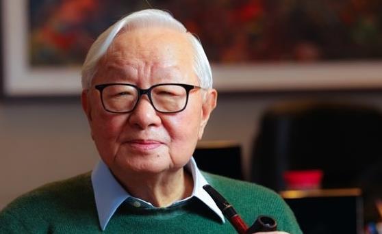 奶球妈咪聊|56岁才开始创业，被誉为“芯片大王”，现公司市值登顶亚洲第一