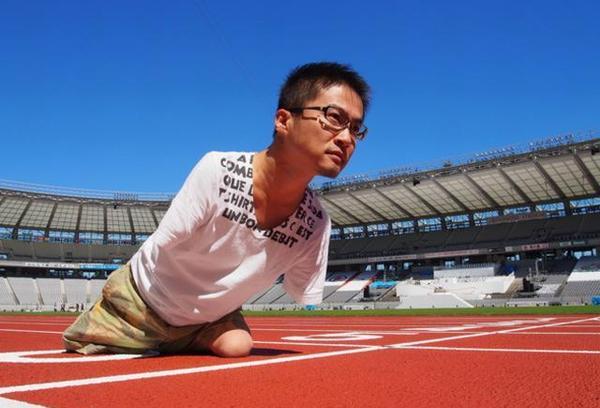 果莓妈咪说 日本作家天生无四肢，婚后15年出轨50人，离婚后又爱上一混血美女