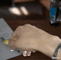 “酒店卫生间开始有这种椅子了?这是用来干嘛的?”