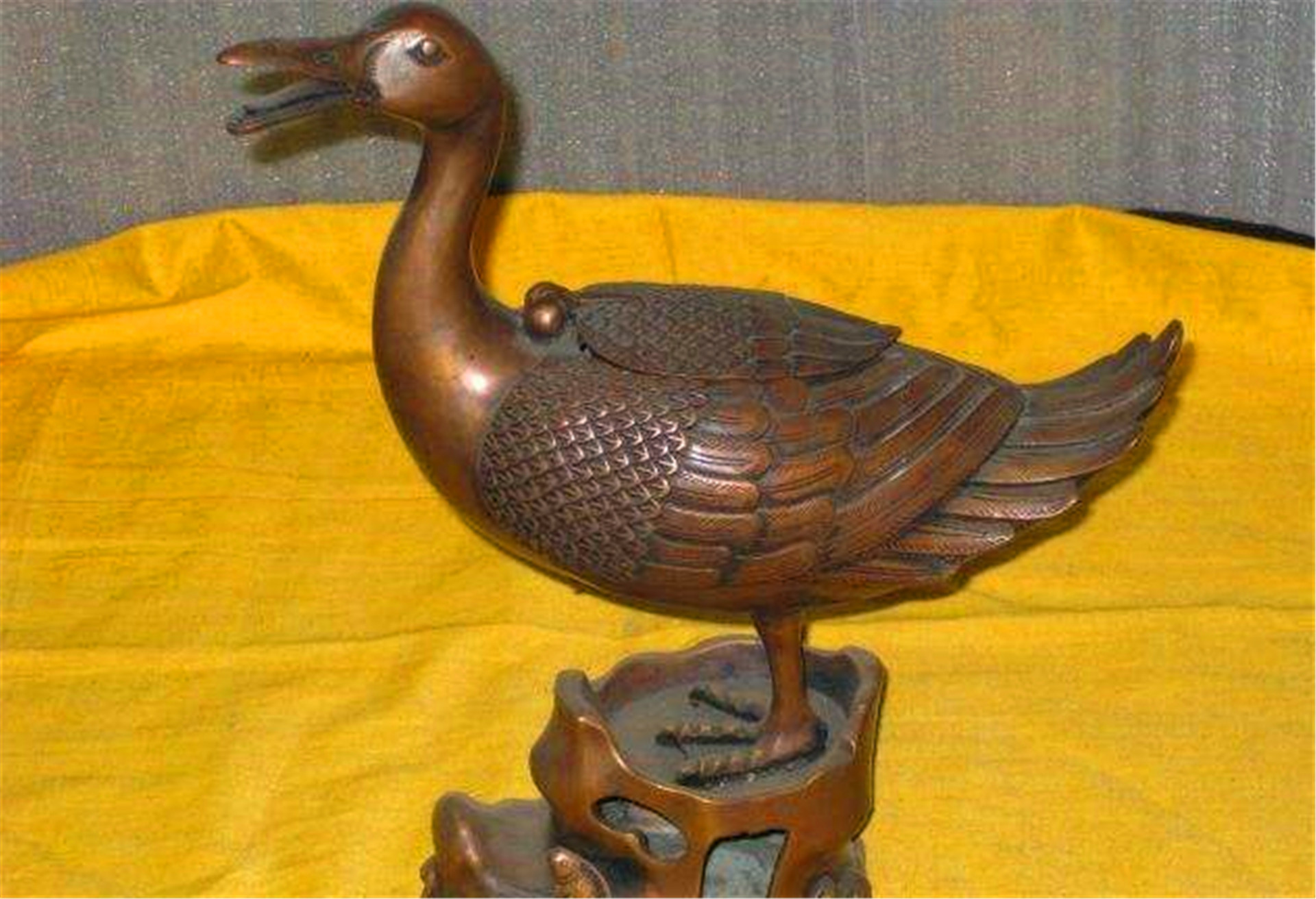 驾驶 她带“鸭子”鉴宝，40万买的想卖100万，专家：你先站稳，我再报