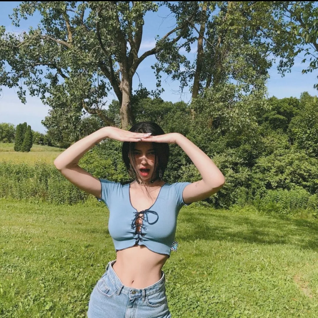 卡戴珊|秒杀卡戴珊姐妹!00后性感双胞胎爆红ins,网友疯了:真心扛不住