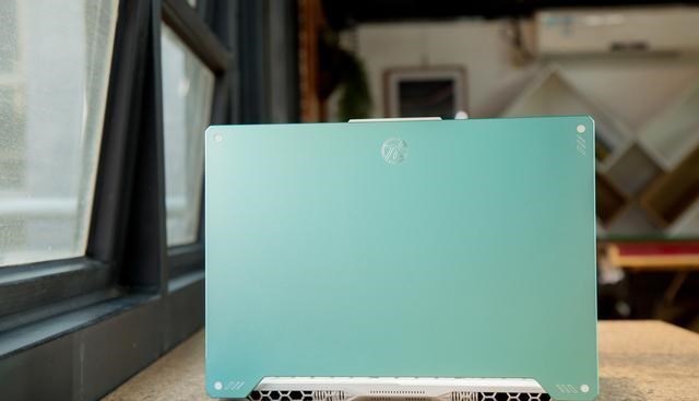 华硕|华硕最顶配天选2售价不到万元:酷睿i9上阵,AMD能否一战?