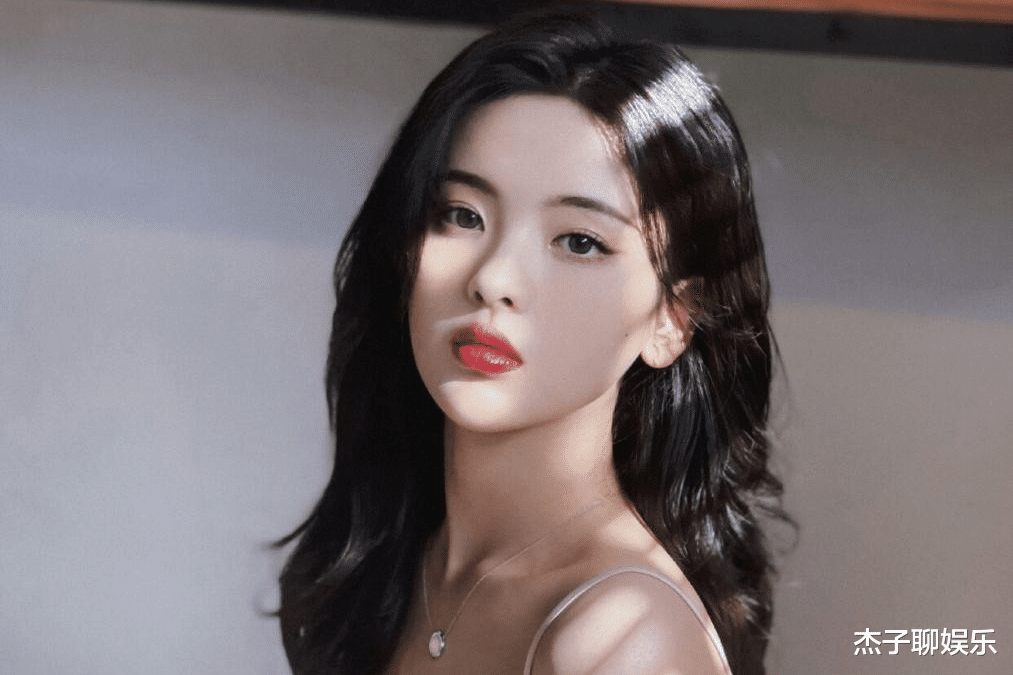 杨超越|从打工妹到顶流明星，如今投资做老板的杨超越：只想搞钱