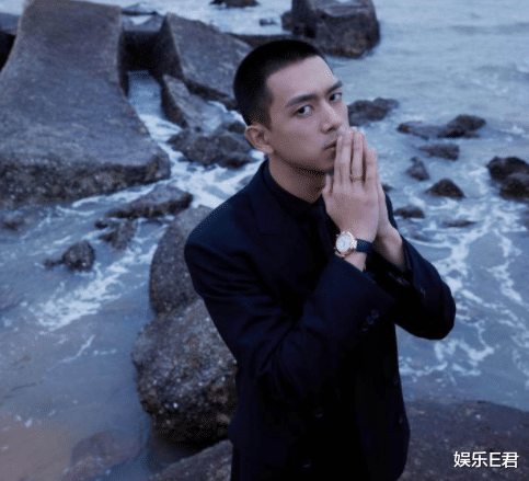 王一博|37岁郭家铭离婚变出柜，被郝蕾揭露性取向，他今后该怎么混？