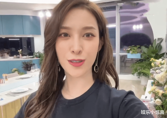 罗悦嘉|《心动4》男3被锤家暴后，女5罗悦嘉退出CP群，新群名暗含深意