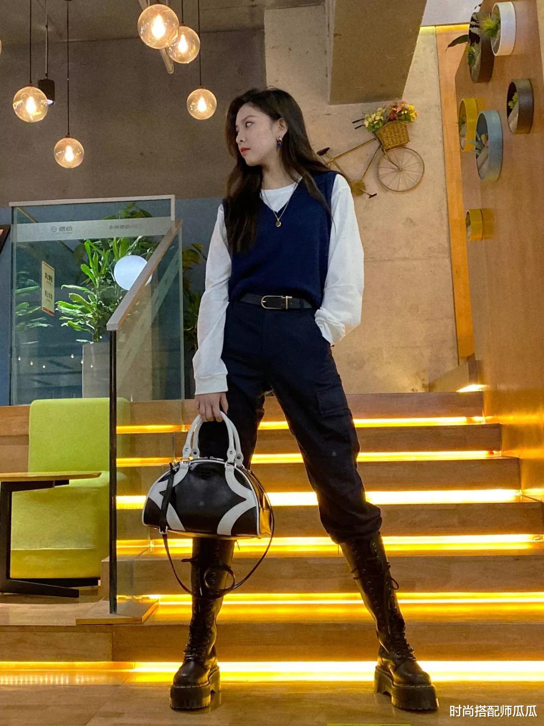 时尚搭配师瓜瓜|时髦的女人都不穿小白鞋了,今夏流行这“3双鞋”,小个子也合适