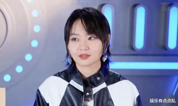 李政宰|周笔畅曝《我们的歌》配对成功后, 叫单依纯出来聚餐被拒, 理由超搞笑