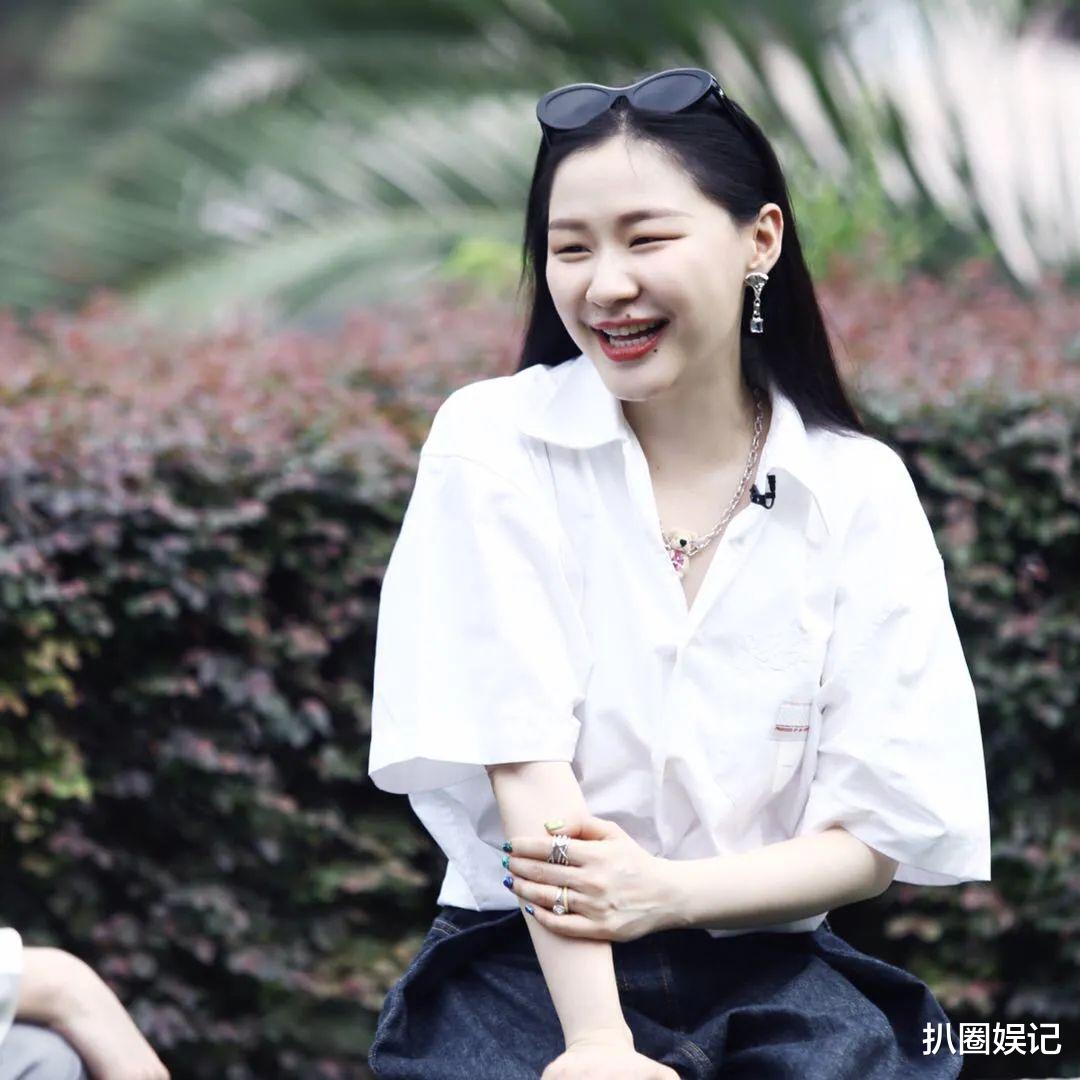 吴亦凡|鹿晗这阵子风评特别好，吴亦凡的那些综艺资源都到他那里了