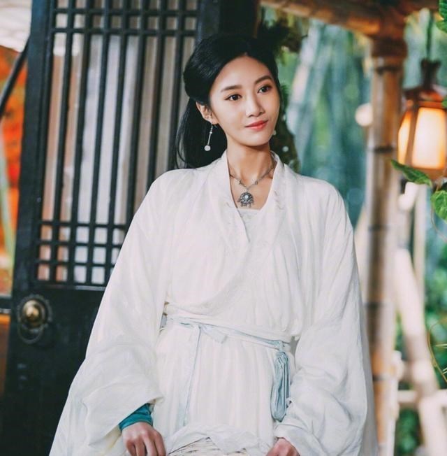 余罪|因《余罪》成名，和周冬雨娜扎是大学同学，事业却高开低走！