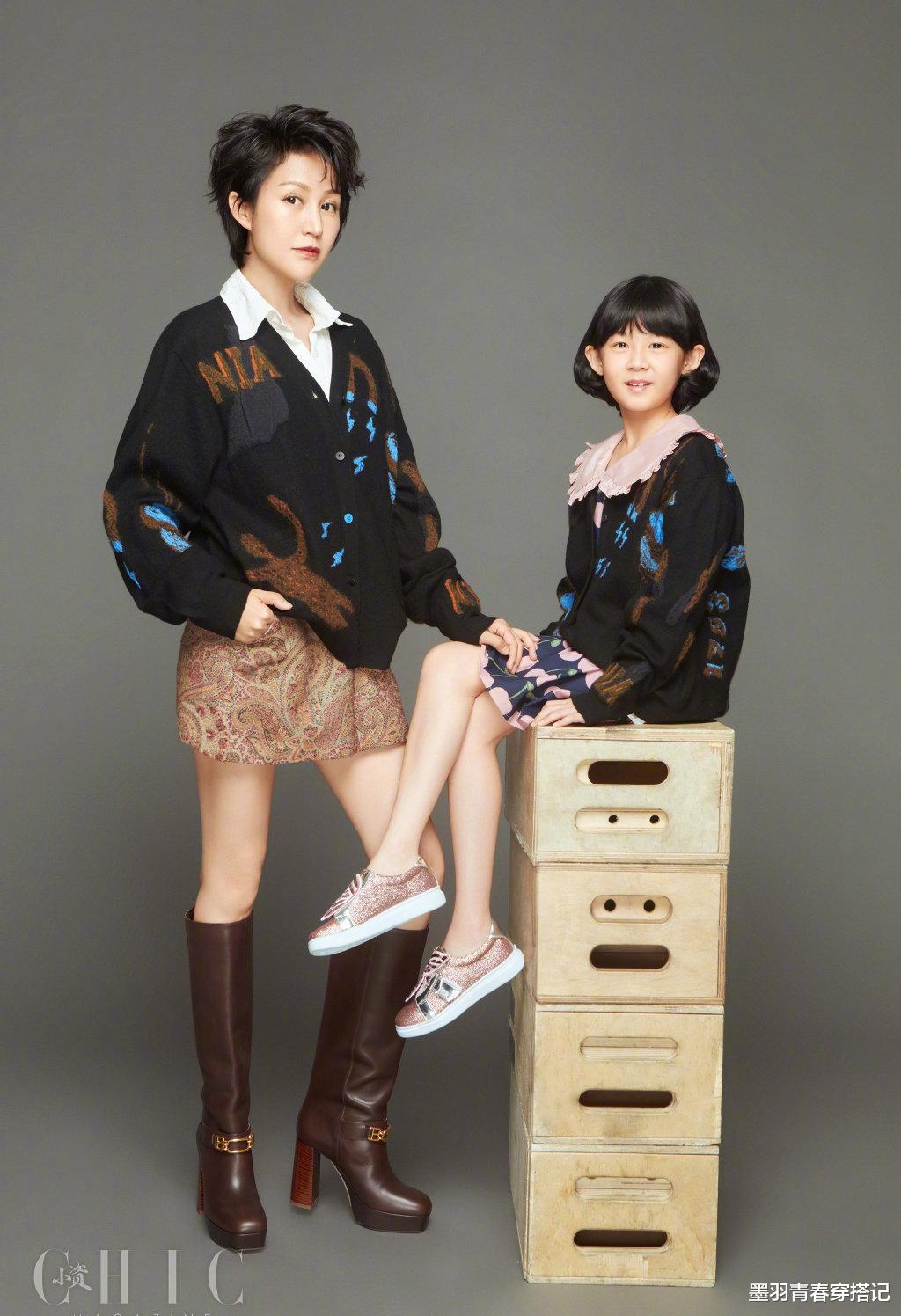 黎姿|鲍蕾带俩女拍写真，母女仨筷子腿抢镜，12岁贝儿身高快赶上妈妈