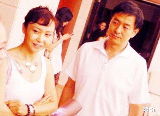 濮存昕|濮存昕：2岁患小儿麻痹，24岁娶营级干部，68岁还在照顾病母