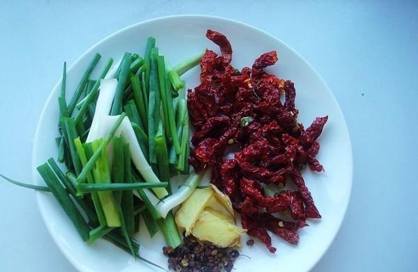 中草药|建议中老年：如果不缺钱多吃这种食物，腰腿有劲，提高身体免疫力
