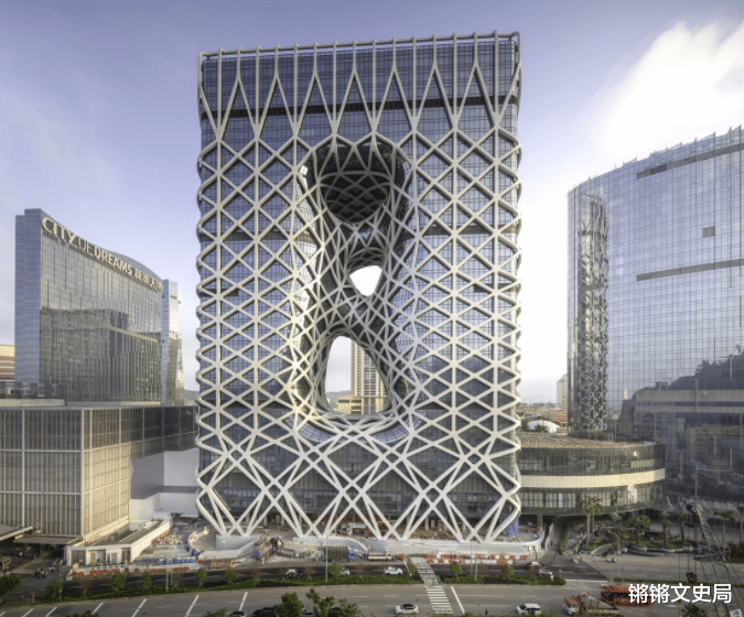 “建築女魔頭”紮哈：北京大興機場設計者，卻未能親眼看到建成-圖5
