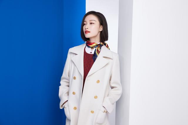 蔡良蝉|组图：倪妮职业女性写真照，美丽大方，还可爱！