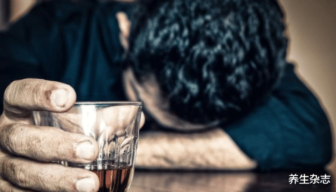 养生杂志|57岁大叔,查出肝病,坚持三个月吃苦瓜,现在怎么样了?